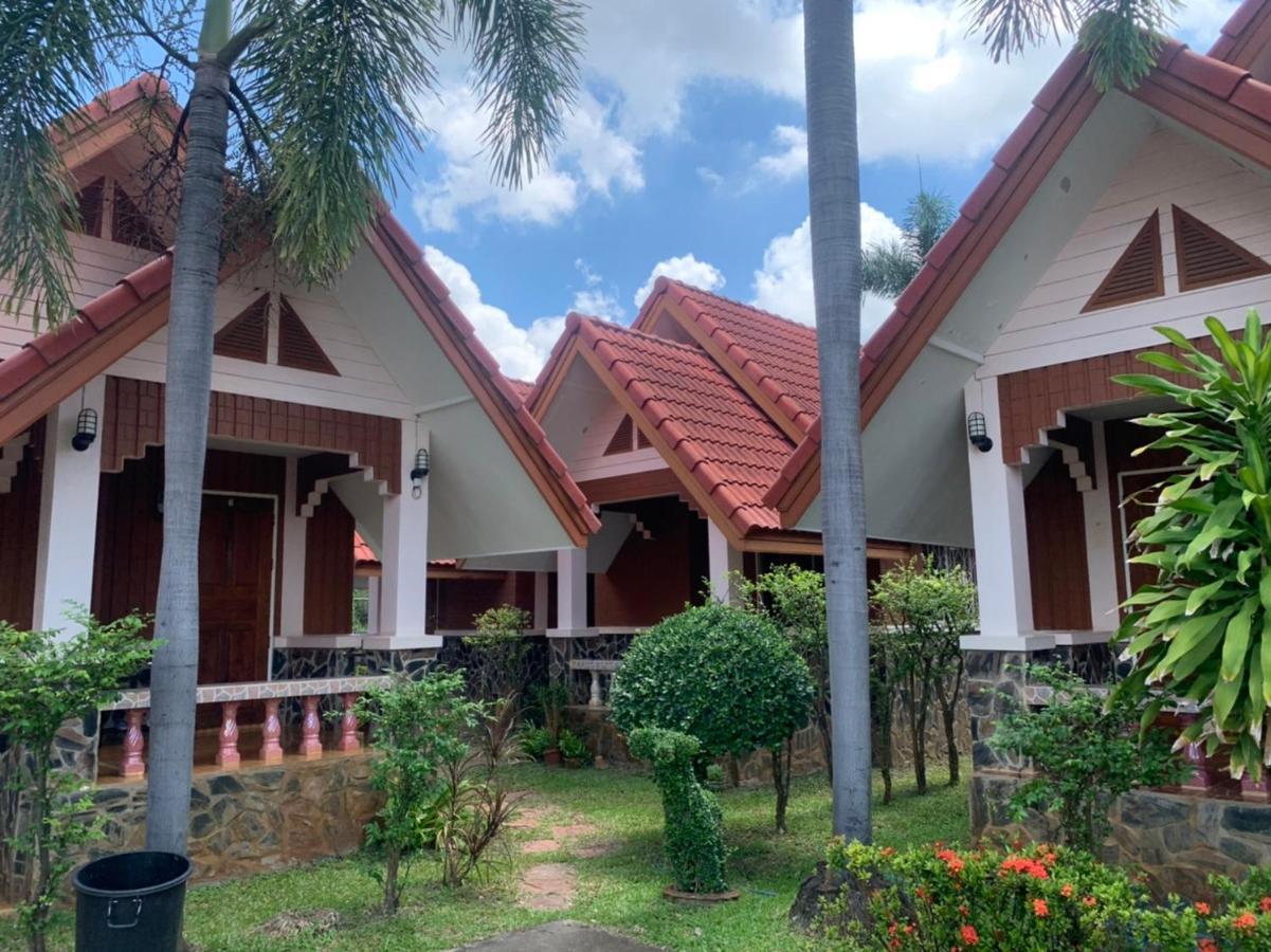 Bunraksa Resort Hotel Kamphaeng Phet Exterior foto