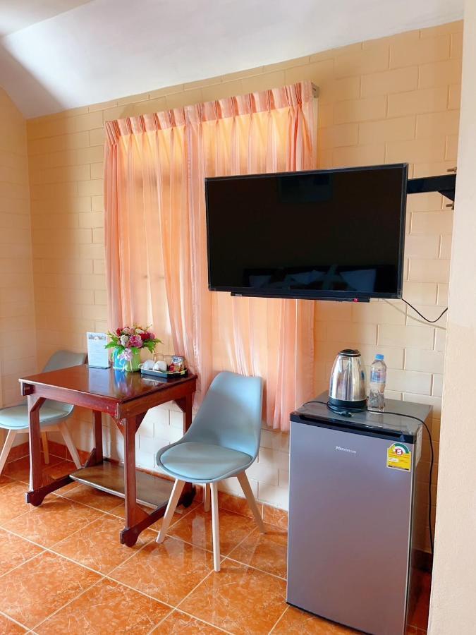 Bunraksa Resort Hotel Kamphaeng Phet Exterior foto