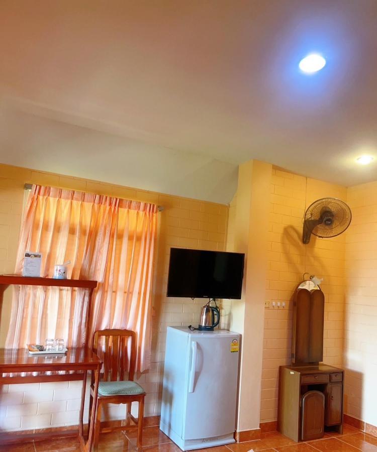 Bunraksa Resort Hotel Kamphaeng Phet Exterior foto